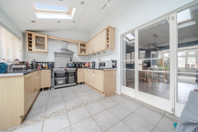 6, Brittains Rise, Henlow photo 5