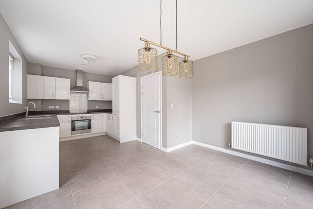 Thumbnail Flat for sale in Franco Ave, Colindale, London