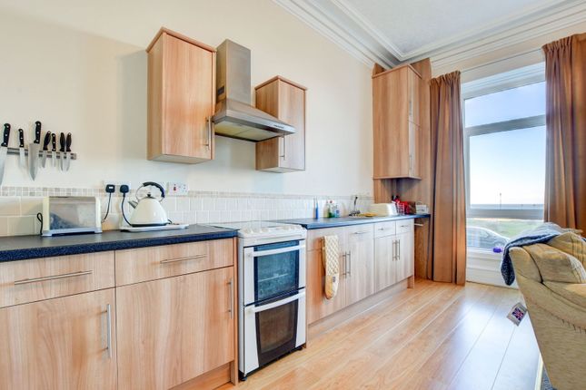 15,Ground Floor Flat, Royal Crescent, Whitby photo 2