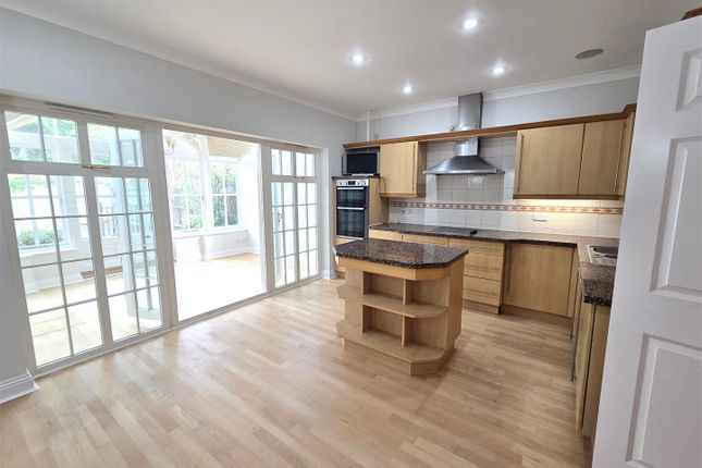 55, Savery Drive, Long Ditton Surbiton photo 2