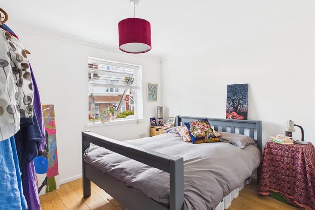 6 Hilary Lodge, South Avenue, Brighton photo 4