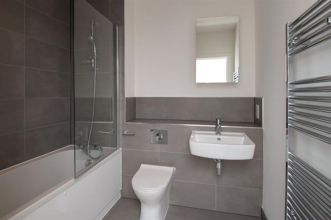 Kingfisher, Plot 8, Victor Francis Crescent, Ipswich photo 4