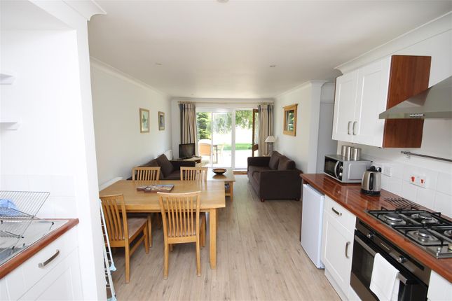 Cape A8, West Bay Cottages, Halletts Shute, Yarmouth photo 4