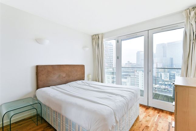 Flat to rent in New Providence Wharf, 1 Fairmont Avenue, London