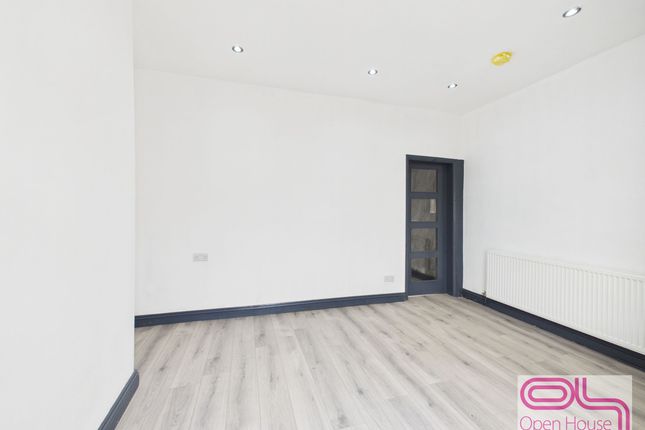 2 Plevna Road, Preston photo 2