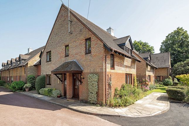 2-bed flat on 28, Garden Mews, Southampton, £199,995