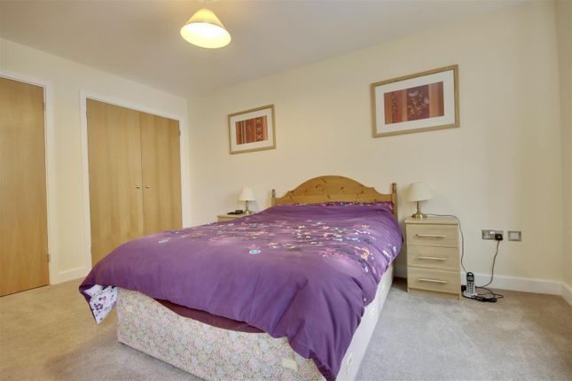 Flat for sale in Seagars Court, 48 Broad Street, Old Portsmouth