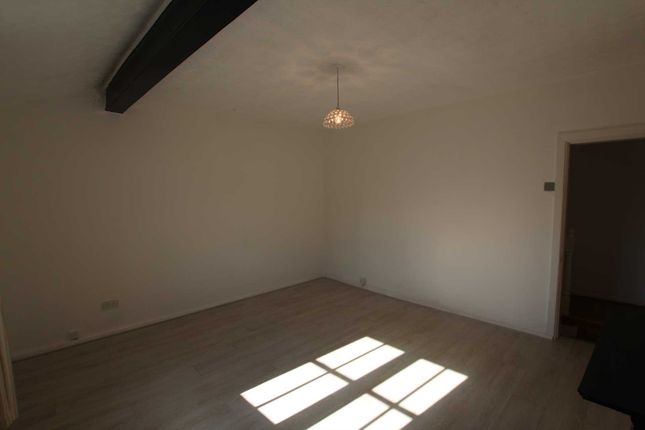 29, Livsey Street, Manchester photo 5
