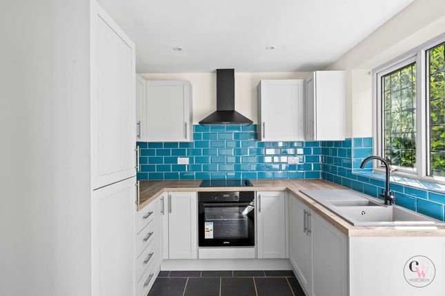 16, Tudor Close, Northwich photo 3