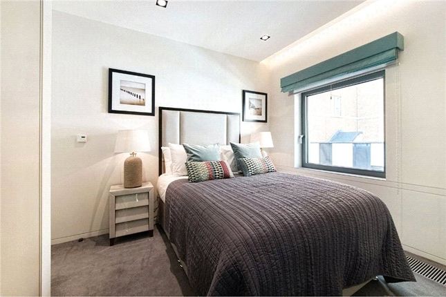 Flat to rent in Babmaes Street, St. James's