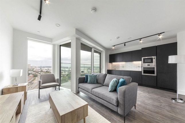 1-bed flat on 1807 ICON TOWER, £350,000