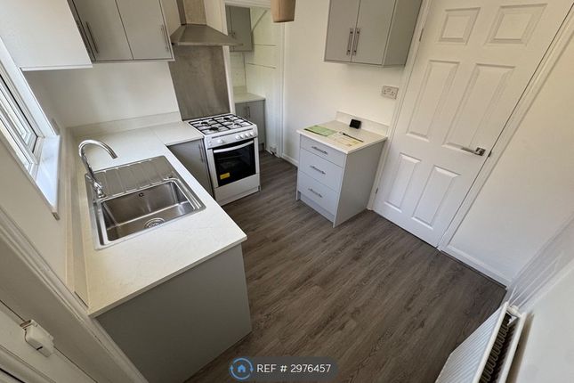 Charlton Place, Leeds photo 2