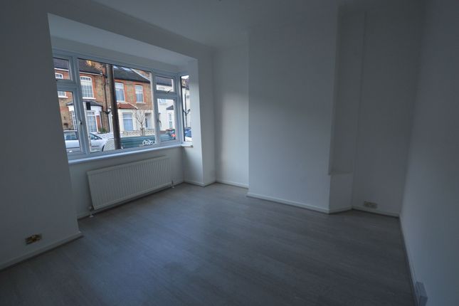 21 Chatham Road, London photo 5