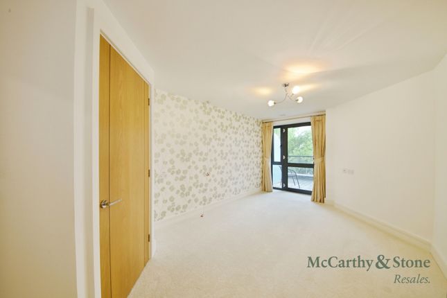 Darkes Lane, Potters Bar photo 4