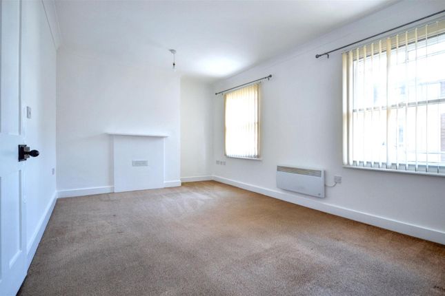 Flat 2, 35a St. Giles Street, Northampton photo 3