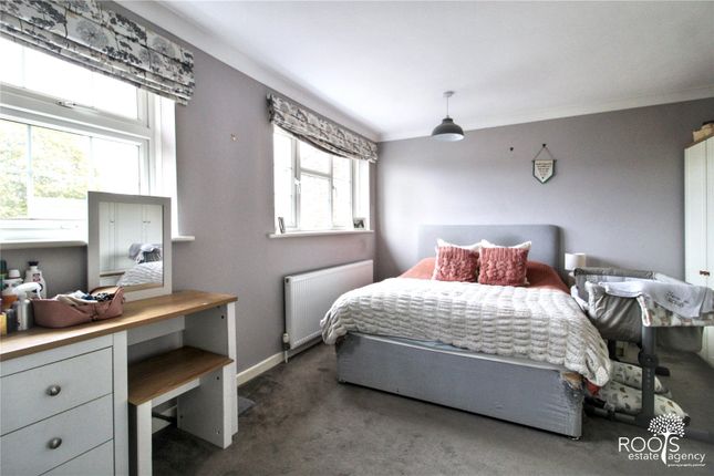 10, Shelley Road, Berkshire photo 4
