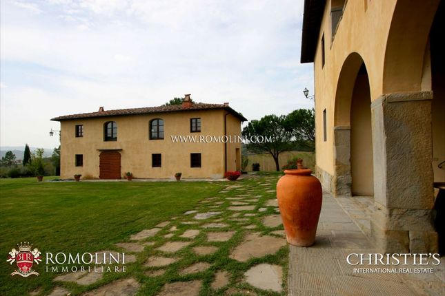 Villa for sale in Arezzo, Tuscany, Italy