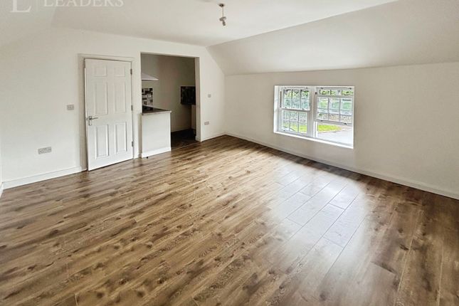 Flat 5, 22, Little Hallam Hill, Derbyshire photo 2