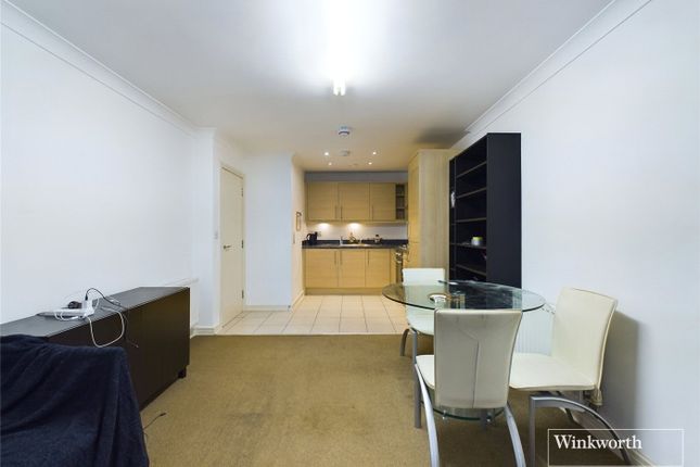 43, Azure Court, Kingsbury photo 4