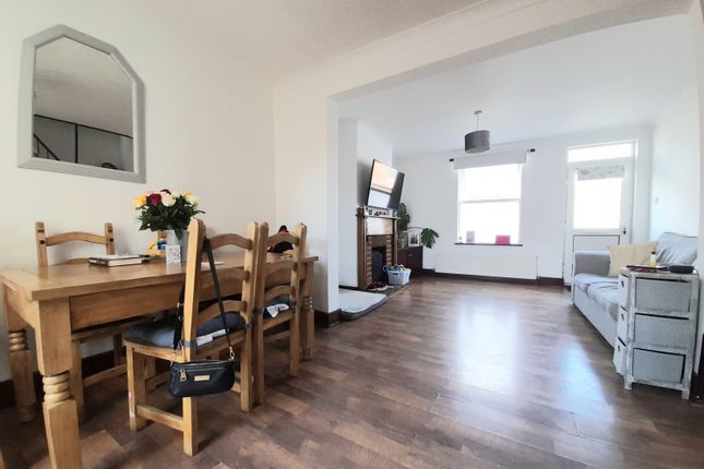 Thumbnail Property to rent in Victoria Road, Milton Keynes
