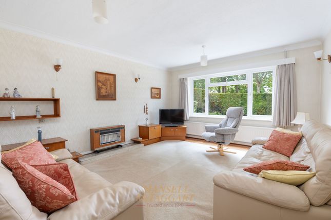 18 Mount Close, Crawley photo 4
