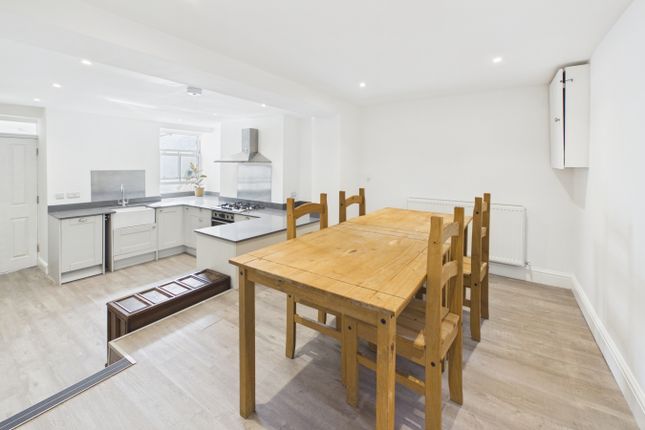 4 Penare Terrace, Penzance photo 3