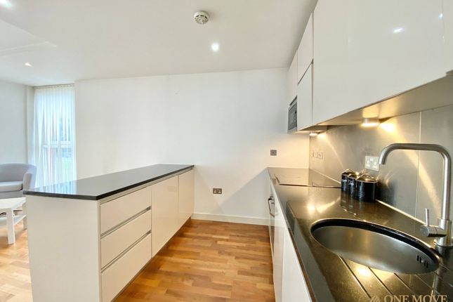Flat to rent in City Loft, 94 The Quays