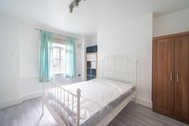 Flat to rent in Louvaine Road, St John's Hill, London