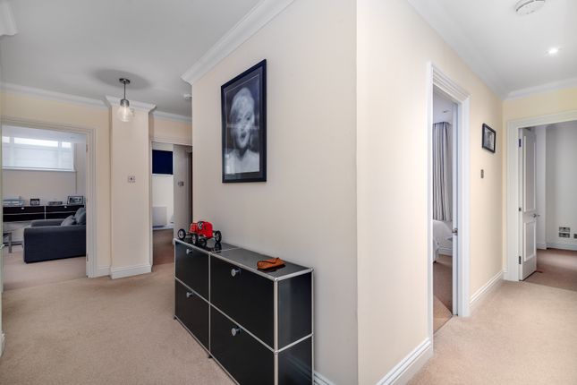 Flat to rent in John Adam Street, London