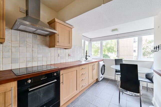 Eagle Heights, Bramlands Close, Battersea photo 4