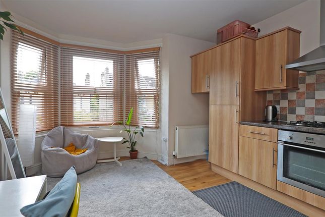Flat 4, 5, Moreton Road, South Croydon photo 2