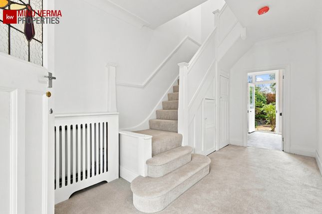 12, Reydon Avenue, Wanstead photo 4