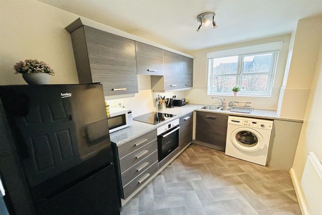 5 Wellcroft Gardens, Lymm photo 2