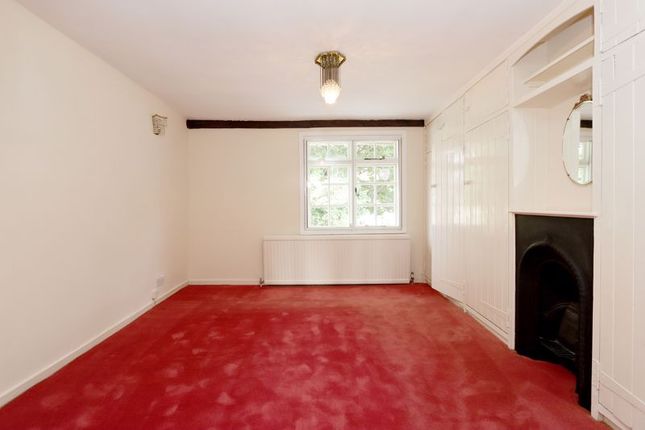 Terraced house to rent in Grove Lane, Chigwell
