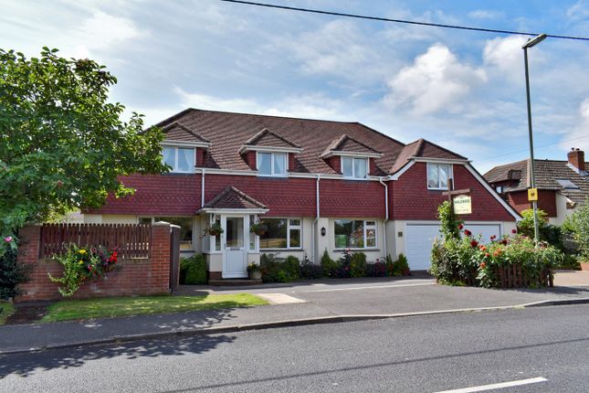5 Bed Detached House For Sale In Everton Road Hordle - 