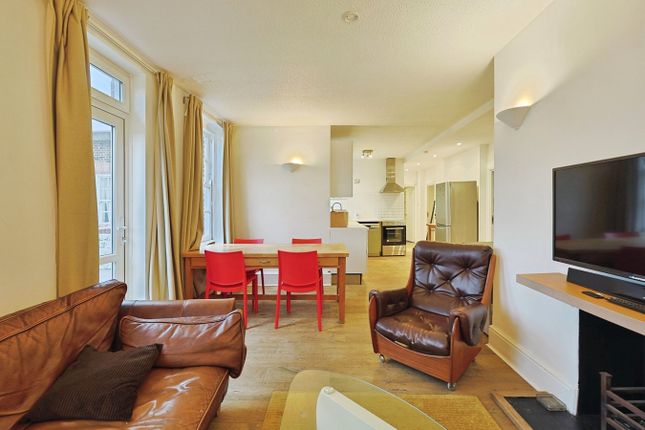 Nottingwood House, Clarendon Road, London photo 4