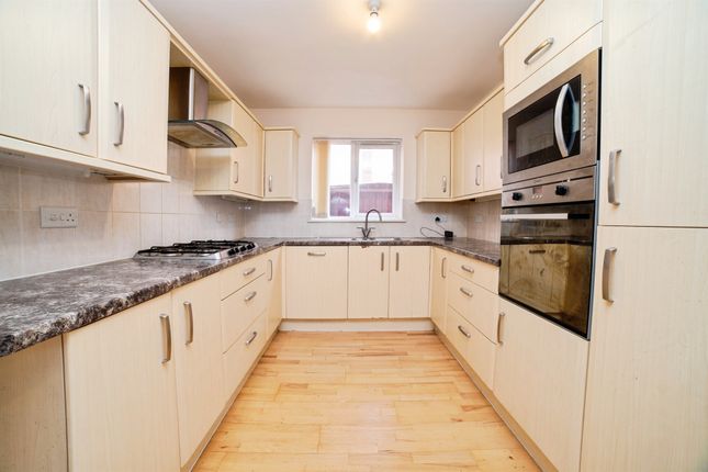 11, Grange Avenue, Mansfield photo 3