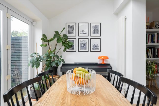 End terrace house for sale in Queenswood Avenue, London