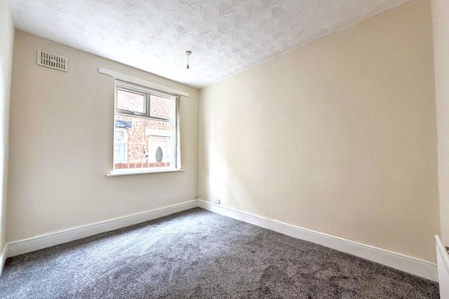 19, St. Julien Gardens, Wallsend photo 4