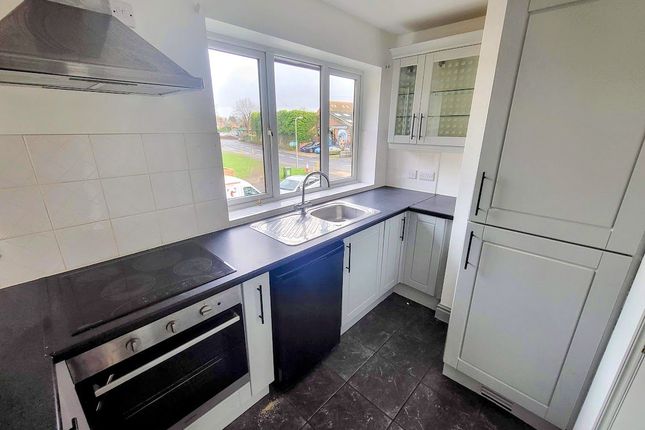 1 Sheppards Close, Newport Pagnell photo 2