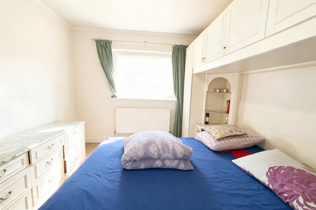 57, Sycamore Close, Canning Town photo 2