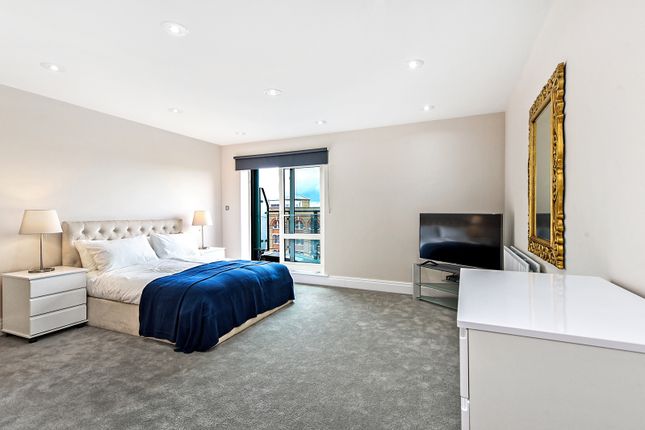 Flat for sale in Warren House, Beckford Close