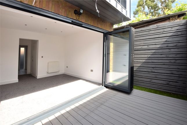 Maisonette to rent in Clark Mews, Fearnley Road, Watford, Herts