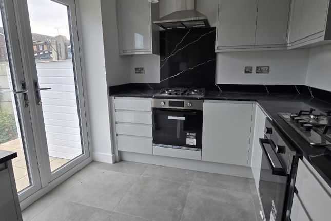 Unit 5 21,, Russell Road, Tilbury photo 2