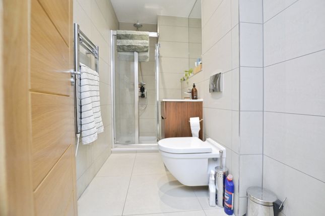 Flat 5, Stevedore House 546A, Barking Road, London photo 4