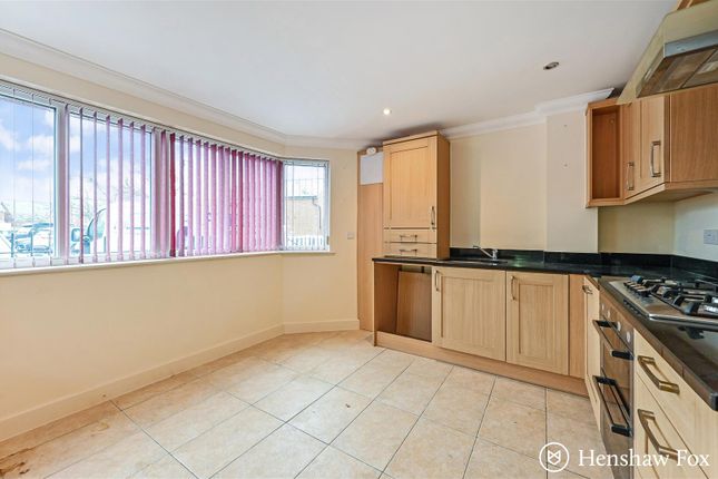Flat 4, Holt Court, Latimer Street, Romsey photo 3