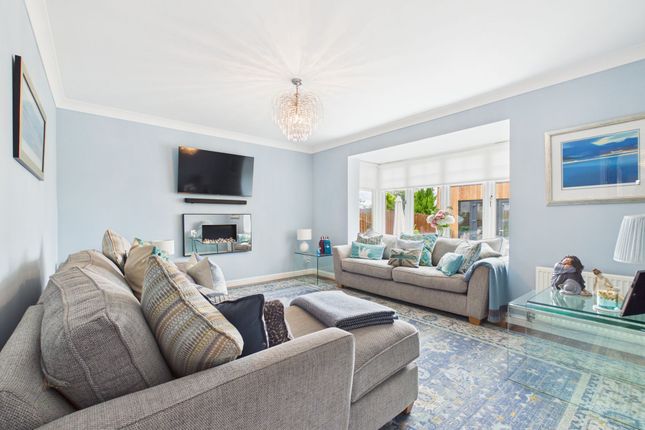 51 Pillans Avenue, Carluke photo 2