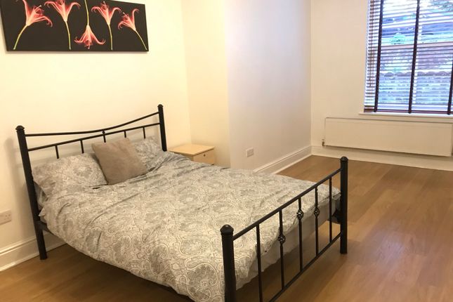 Flat to rent in Flat 1, 6 Regent Square, Doncaster