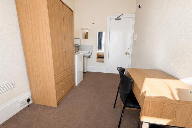 Room 2, 6, Powis Grove, Brighton photo 3