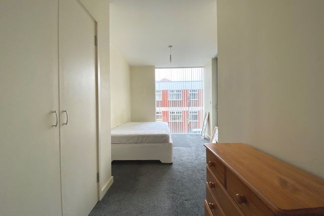 68, The Orb, Birmingham photo 4
